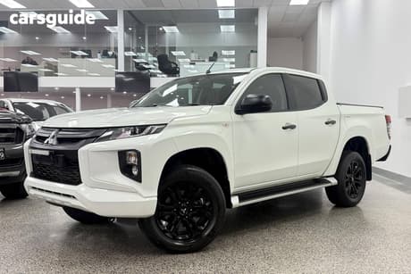 White 2022 Mitsubishi Triton Double Cab Pick Up Glx-R (4X4)