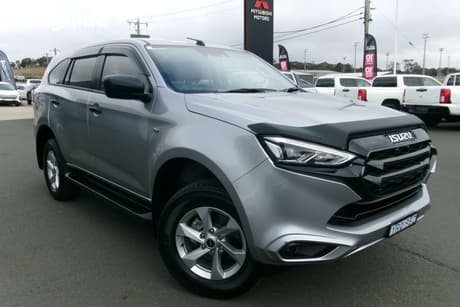 Silver 2024 Isuzu MU-X Wagon Ls-M (4X2)