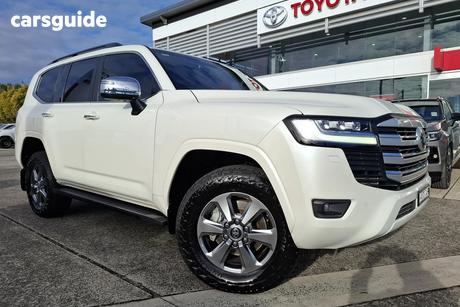 White 2022 Toyota Landcruiser Wagon Lc300 Sahara (4X4)