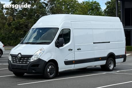 White 2015 Renault Master Commercial