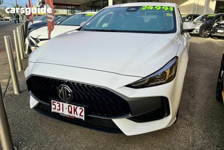 White 2025 MG MG5 Sedan Essence