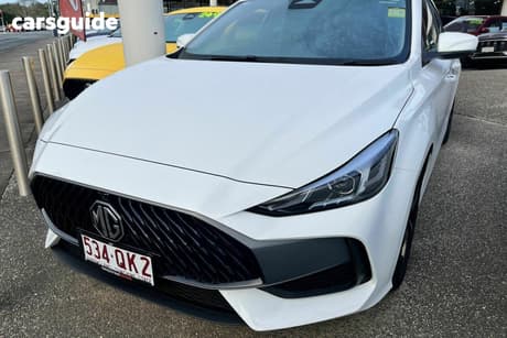 White 2025 MG MG5 Sedan Essence