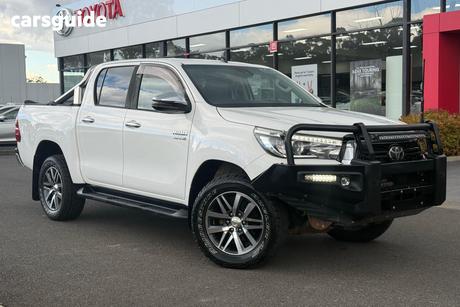 White 2020 Toyota Hilux Double Cab Pick Up Sr5 (4X4)