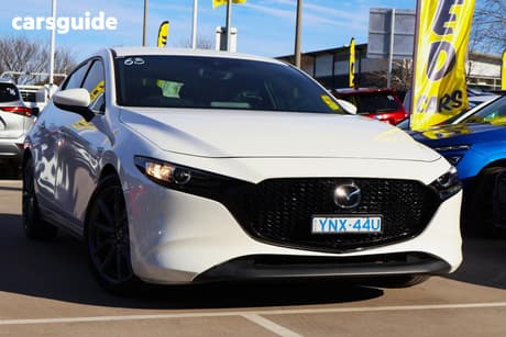 White 2019 Mazda 3 Hatchback G25 Gt
