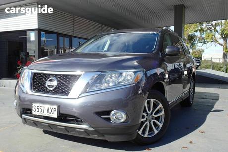 Grey 2013 Nissan Pathfinder Wagon St-L (4X2)
