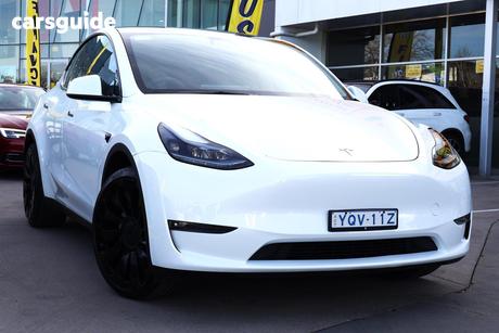 White 2023 Tesla Model Y Wagon Long Range