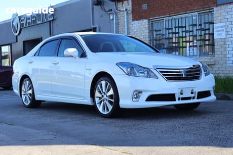 White 2011 Toyota Crown Sedan (HYBRID) G PACKAGE