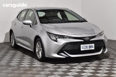 Silver 2018 Toyota Corolla Hatchback Ascent Sport