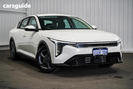 White 2025 Kia K4 Sedan S