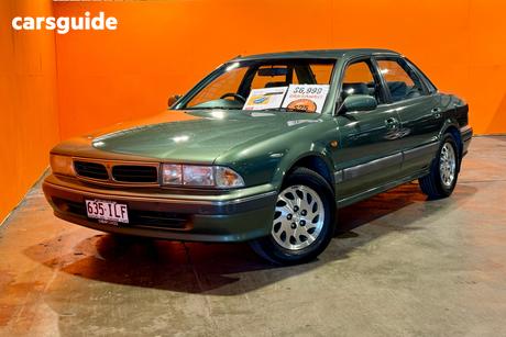 Green 1995 Mitsubishi Magna Sedan Se