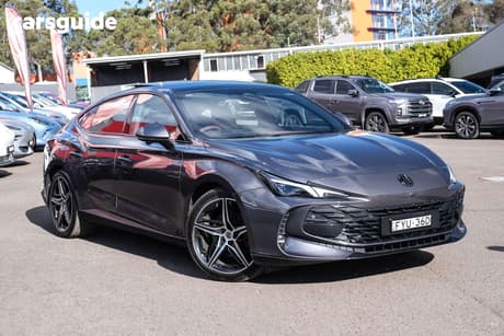 Grey 2025 MG Mg7 Sedan Essence