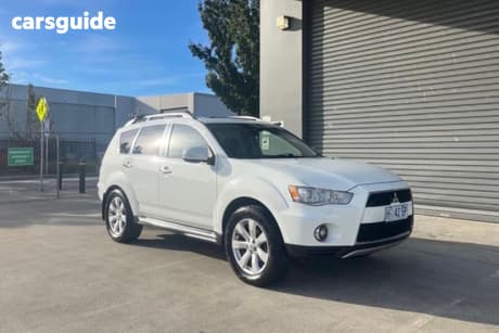 White 2010 Mitsubishi Outlander Wagon Vr-X