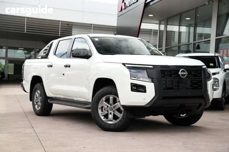 White 2026 Nissan Navara Dual Cab Pick-up St (4X4)