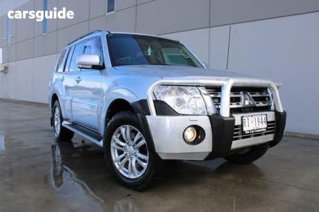 Silver 2013 Mitsubishi Pajero Wagon Vr-X Lwb (4X4)