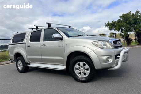Silver 2009 Toyota Hilux Dual Cab Pick-up Sr5 (4X4)