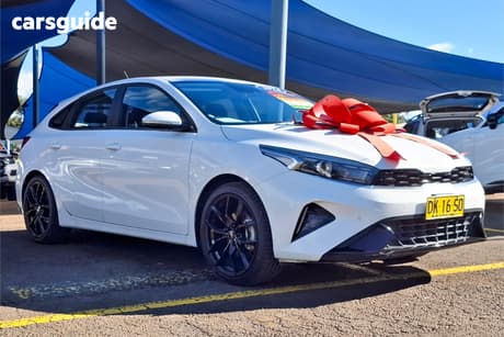 White 2024 Kia Cerato Hatchback S