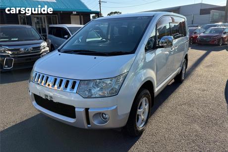 White 2011 Mitsubishi Delica SUV D:5