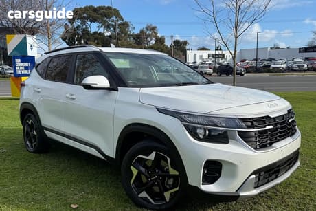 White 2023 Kia Seltos Wagon Sport+ (Awd)