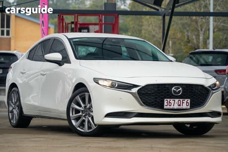 White 2021 Mazda 3 Sedan G20 Evolve