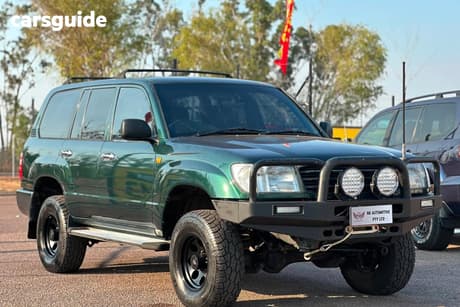 Green 1999 Toyota Landcruiser Wagon (4X4)