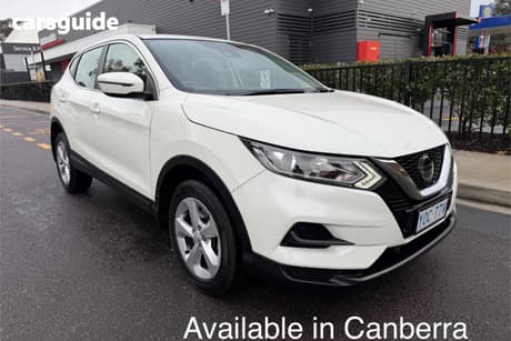 White 2018 Nissan Qashqai Wagon St