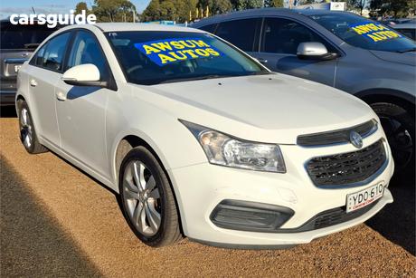 White 2015 Holden Cruze Sedan Equipe
