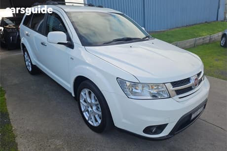 White 2012 Fiat Freemont SUV LOUNGE F