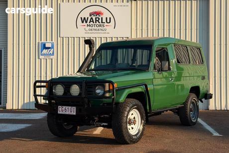 Green 1996 Toyota Landcruiser (4X4) 11 Seat