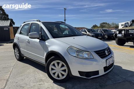 White 2012 Suzuki SX4 Hatchback