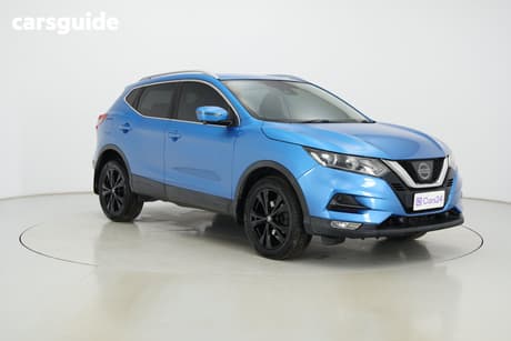 Blue 2017 Nissan Qashqai Wagon St-L