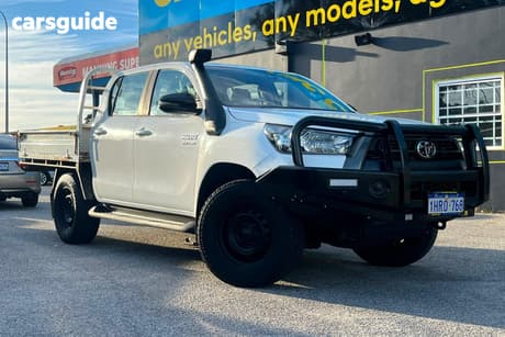 White 2022 Toyota Hilux Double Cab Chassis Sr (4X4)