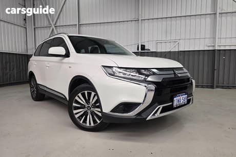 White 2018 Mitsubishi Outlander Wagon Es Adas 5 Seat (Awd)