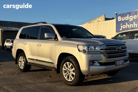 Silver 2016 Toyota Landcruiser Wagon Sahara (4X4)