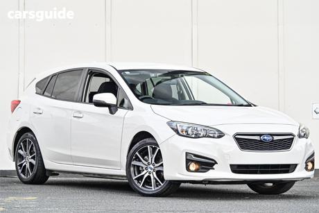 White 2017 Subaru Impreza Hatchback 2.0L (Awd)