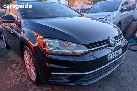 Blue 2018 Volkswagen Golf Hatchback 110 Tsi Comfortline