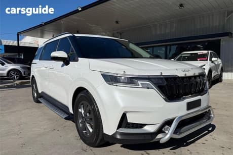 White 2023 Kia Carnival Wagon S