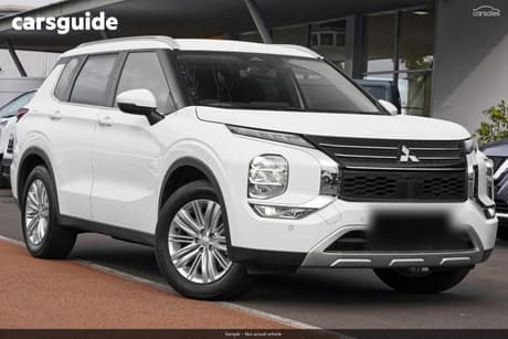 White 2023 Mitsubishi Outlander Wagon Ls 7 Seat (Awd)