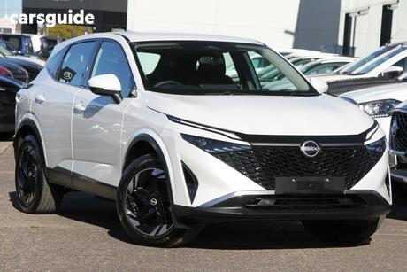 White 2025 Nissan Qashqai Wagon St-L