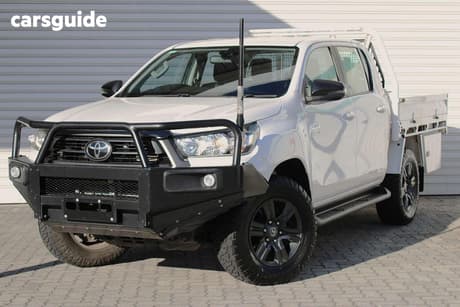White 2023 Toyota Hilux Double Cab Pick Up Sr (4X4)