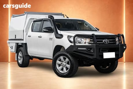 White 2017 Toyota Hilux Dual Cab Chassis Sr (4X4)