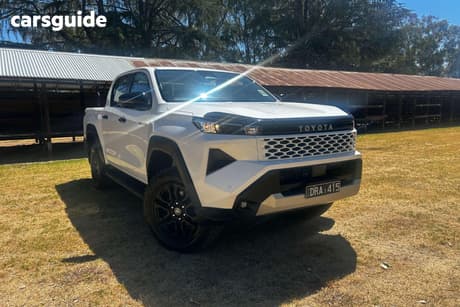 White 2025 Toyota Hilux Double Cab Pick Up Sr 48V (4X4)