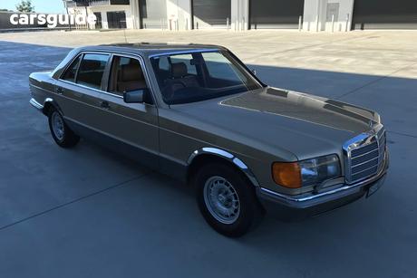 Gold 1985 Mercedes-Benz 380 Sedan Sel