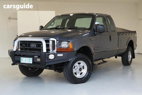 Grey 2005 Ford F250 Crew Cab Pickup Xlt (4X4)