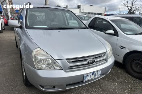 Silver 2009 Kia Carnival Wagon Exe