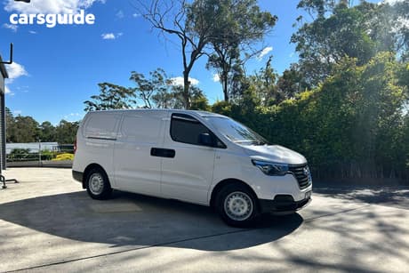 White 2018 Hyundai Iload Van 3S Twin Swing