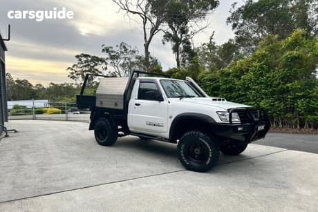 White 2003 Nissan Patrol Leaf Cab Chassis Dx (4X4)