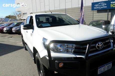 White 2017 Toyota Hilux Dual Cab Utility Sr (4X4)