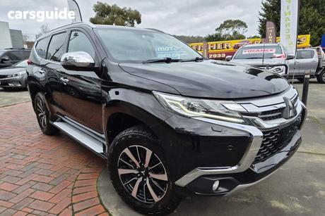 Black 2016 Mitsubishi Pajero Sport Wagon Exceed (4X4) 7 Seat