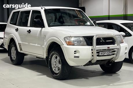 White 2004 Mitsubishi Pajero Wagon Glx Lwb (4X4)