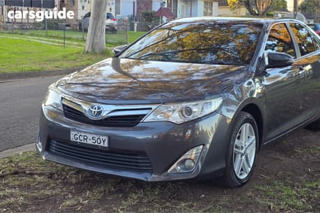 Grey 2014 Toyota Camry Sedan Hybrid Hl